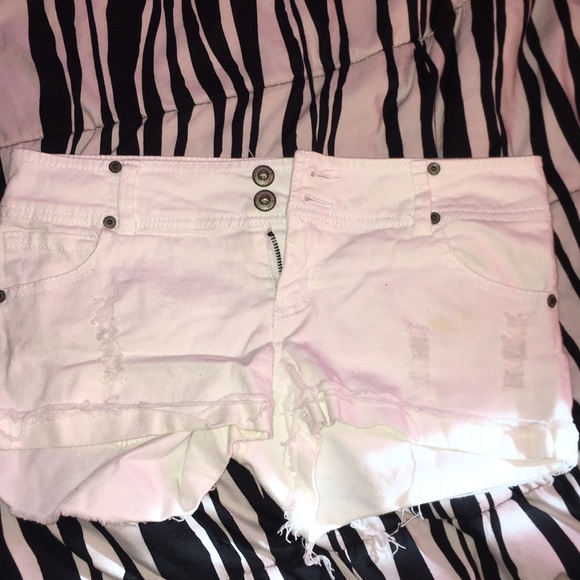 Shorts - Picture 3 of 8